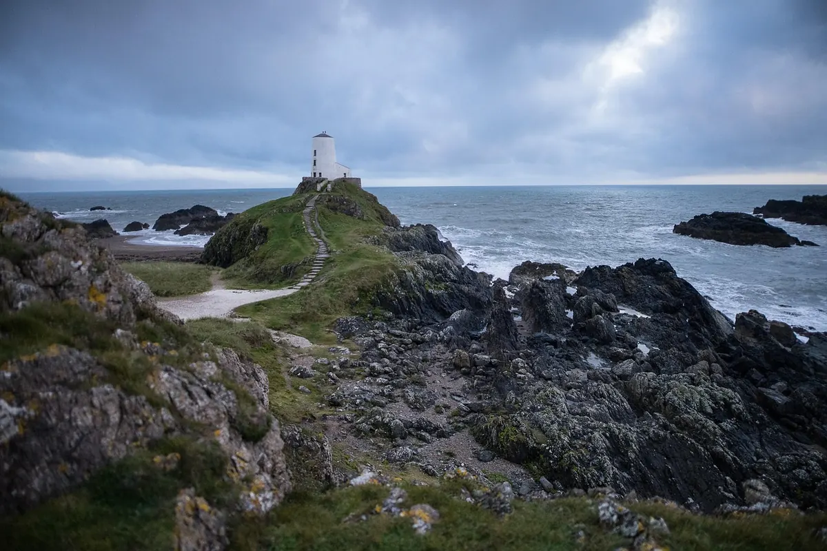 Exploring Scottish Lighthouse Heritage: A Trail Guide for Members